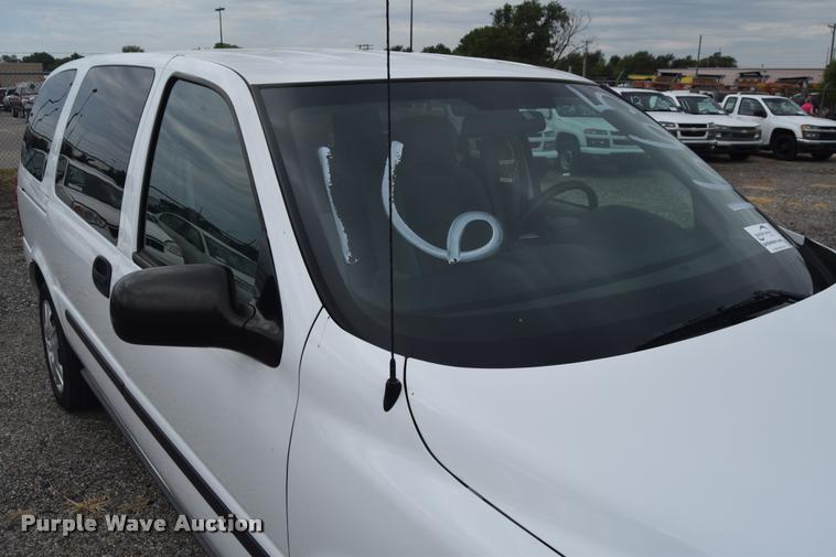 image for item L2505 2008 Chevrolet Uplander LS van