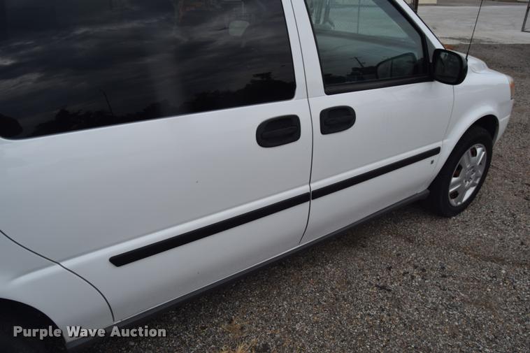 image for item L2505 2008 Chevrolet Uplander LS van