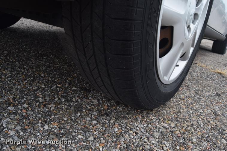 image for item L2505 2008 Chevrolet Uplander LS van