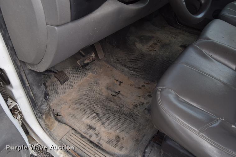 image for item L2508 2007 Chevrolet Silverado 2500HD Crew Cab pickup truck