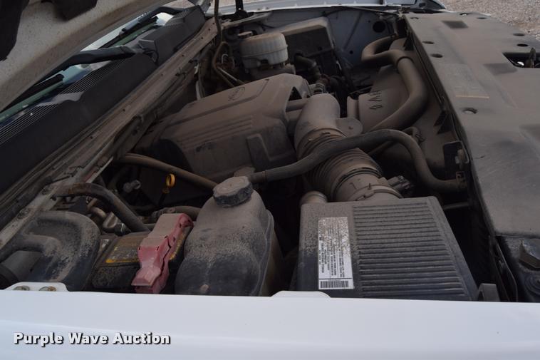 image for item L2508 2007 Chevrolet Silverado 2500HD Crew Cab pickup truck