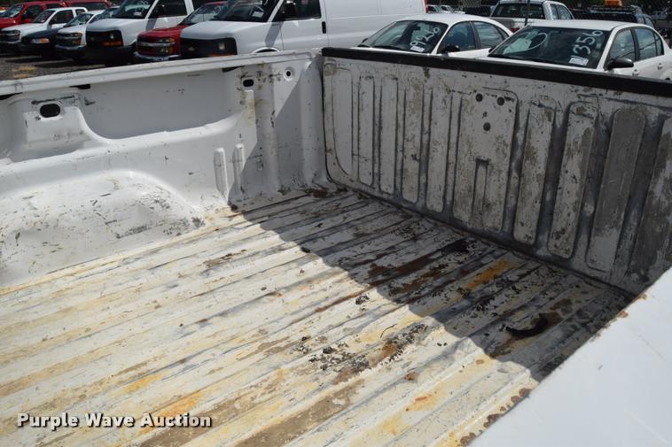 image for item L2508 2007 Chevrolet Silverado 2500HD Crew Cab pickup truck