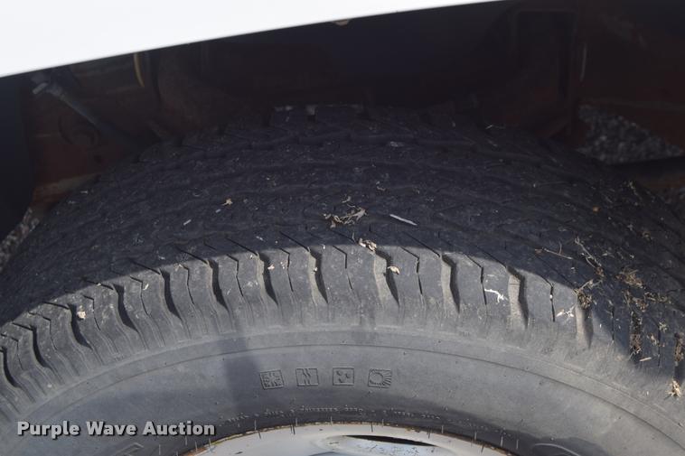 image for item L2508 2007 Chevrolet Silverado 2500HD Crew Cab pickup truck