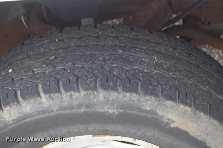 image for item L2508 2007 Chevrolet Silverado 2500HD Crew Cab pickup truck