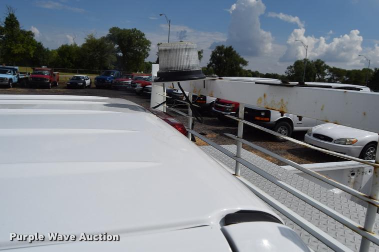 image for item L2508 2007 Chevrolet Silverado 2500HD Crew Cab pickup truck