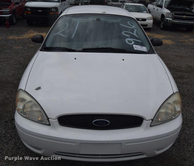 image for item L2510 2006 Ford Taurus SE