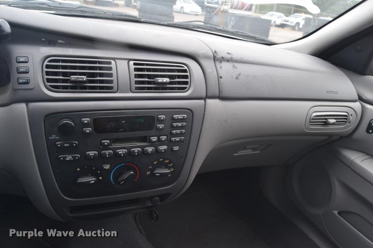 image for item L2510 2006 Ford Taurus SE