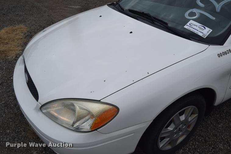 image for item L2510 2006 Ford Taurus SE