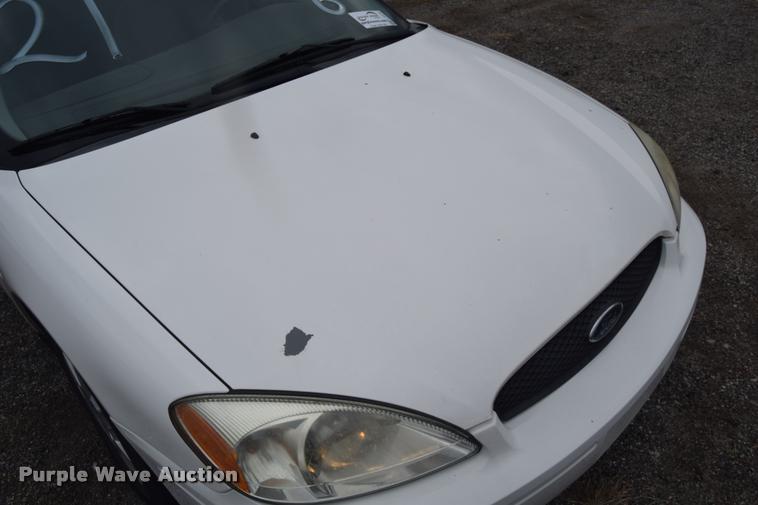 image for item L2510 2006 Ford Taurus SE