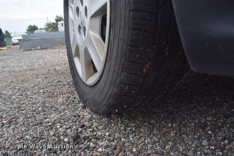 image for item L2510 2006 Ford Taurus SE