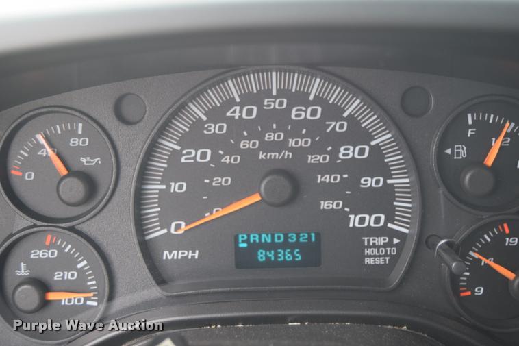 image for item L2511 2005 Chevrolet Express 2500 Cargo van