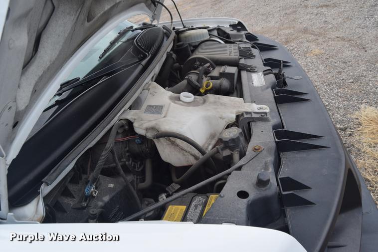 image for item L2511 2005 Chevrolet Express 2500 Cargo van