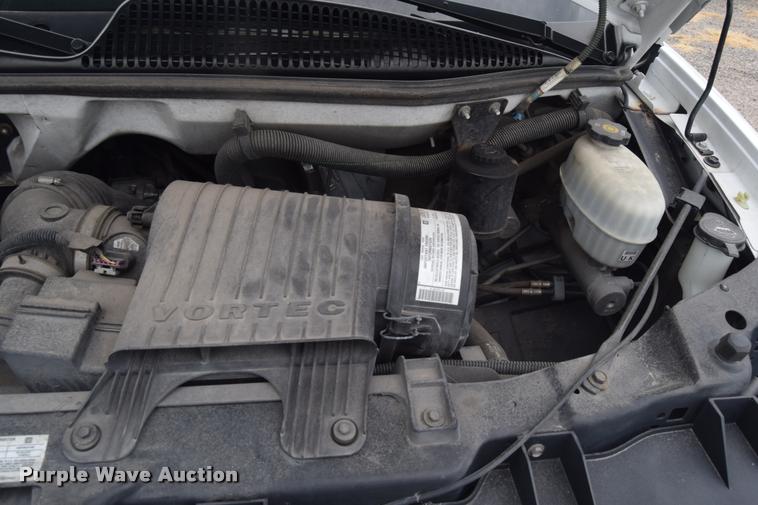 image for item L2511 2005 Chevrolet Express 2500 Cargo van