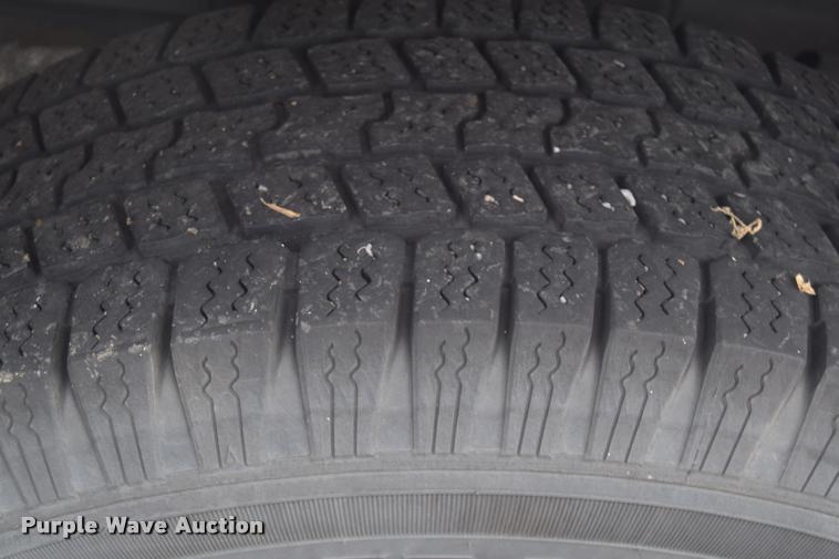 image for item L2511 2005 Chevrolet Express 2500 Cargo van