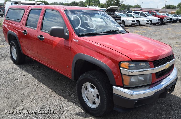 image for item L2512 2006 Chevrolet Colorado Crew Cab pickup truck