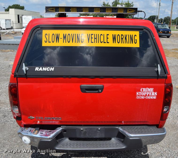 image for item L2512 2006 Chevrolet Colorado Crew Cab pickup truck