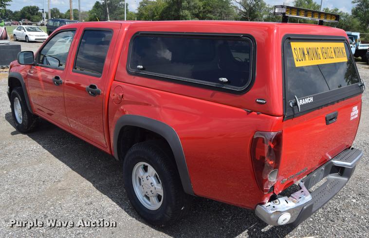image for item L2512 2006 Chevrolet Colorado Crew Cab pickup truck
