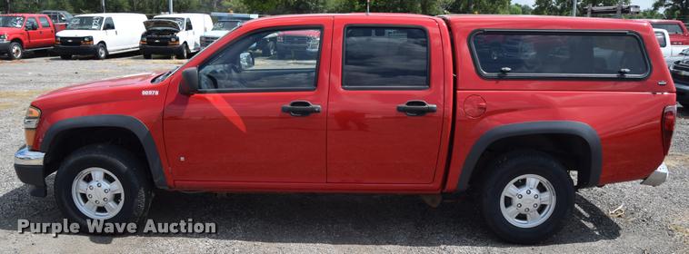 image for item L2512 2006 Chevrolet Colorado Crew Cab pickup truck