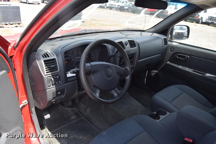 image for item L2512 2006 Chevrolet Colorado Crew Cab pickup truck