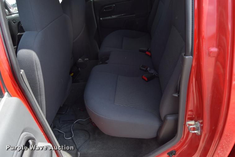 image for item L2512 2006 Chevrolet Colorado Crew Cab pickup truck