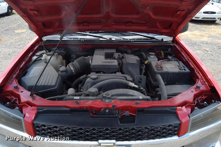 image for item L2512 2006 Chevrolet Colorado Crew Cab pickup truck
