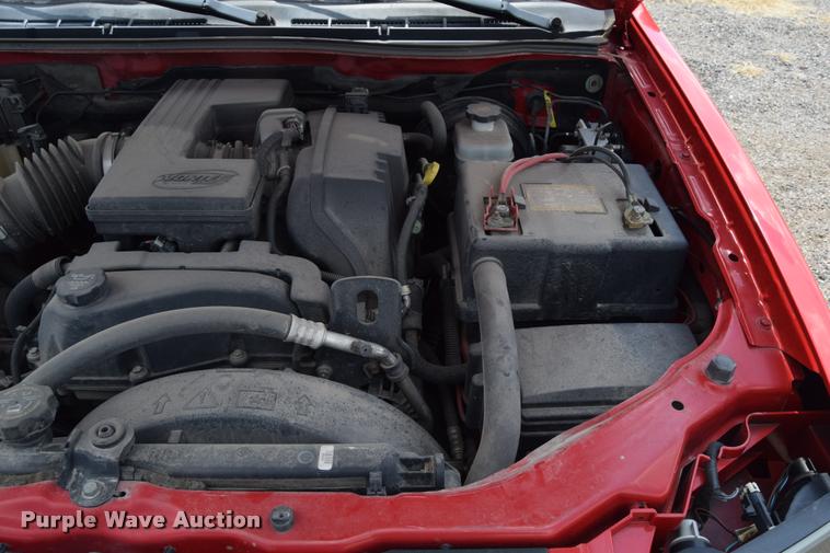 image for item L2512 2006 Chevrolet Colorado Crew Cab pickup truck