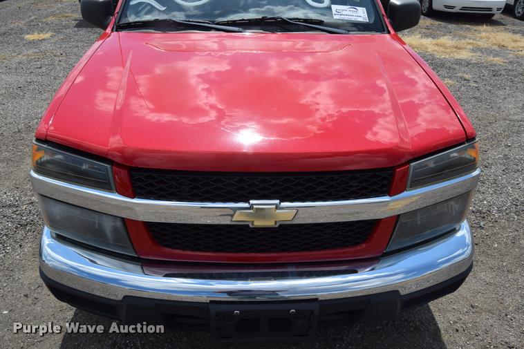 image for item L2512 2006 Chevrolet Colorado Crew Cab pickup truck