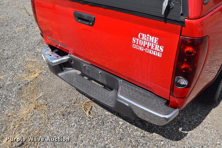 image for item L2512 2006 Chevrolet Colorado Crew Cab pickup truck