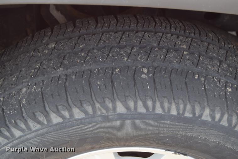 image for item L2512 2006 Chevrolet Colorado Crew Cab pickup truck