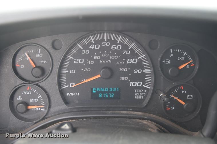 image for item L2513 2007 Chevrolet Express 2500 Cargo van