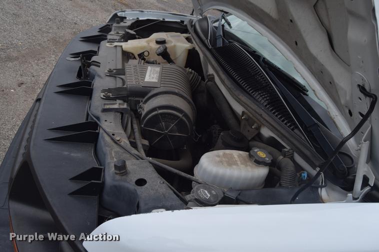 image for item L2513 2007 Chevrolet Express 2500 Cargo van