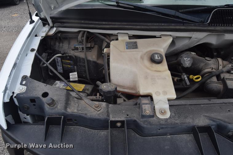 image for item L2513 2007 Chevrolet Express 2500 Cargo van