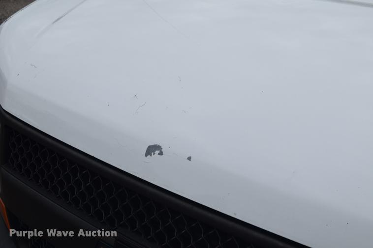 image for item L2513 2007 Chevrolet Express 2500 Cargo van