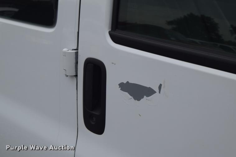 image for item L2513 2007 Chevrolet Express 2500 Cargo van