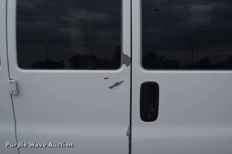 image for item L2513 2007 Chevrolet Express 2500 Cargo van