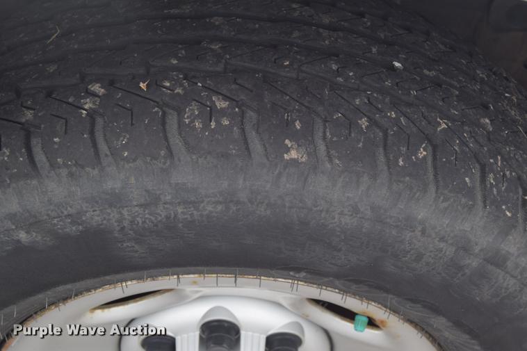 image for item L2513 2007 Chevrolet Express 2500 Cargo van