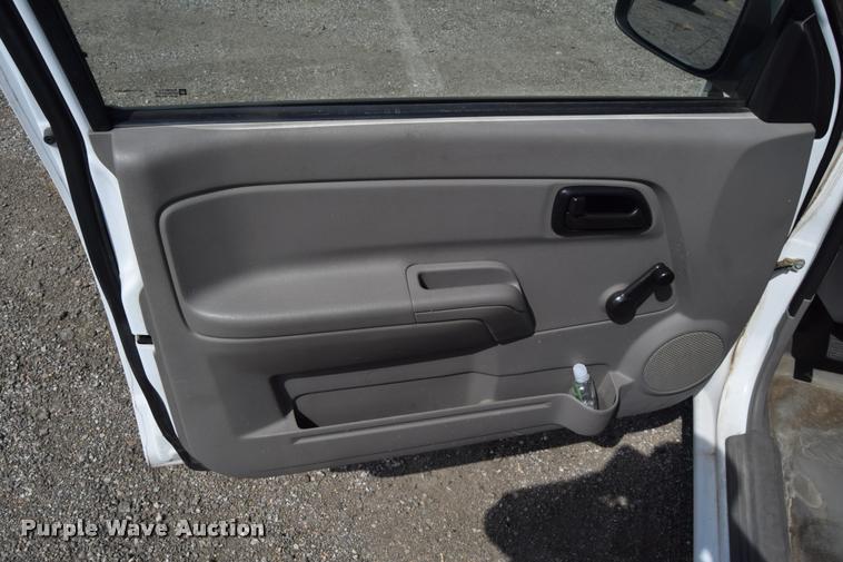 image for item L2514 2008 Chevrolet Colorado pickup truck