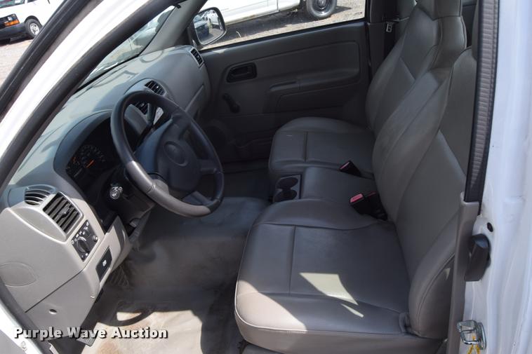 image for item L2514 2008 Chevrolet Colorado pickup truck