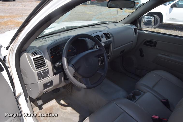 image for item L2514 2008 Chevrolet Colorado pickup truck