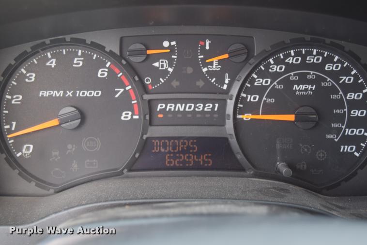 image for item L2514 2008 Chevrolet Colorado pickup truck