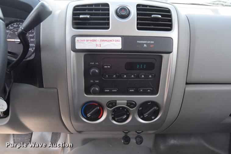 image for item L2514 2008 Chevrolet Colorado pickup truck