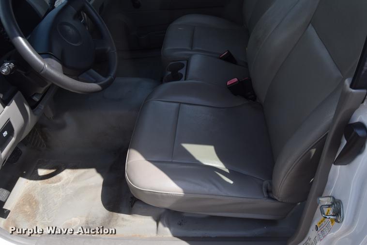 image for item L2514 2008 Chevrolet Colorado pickup truck