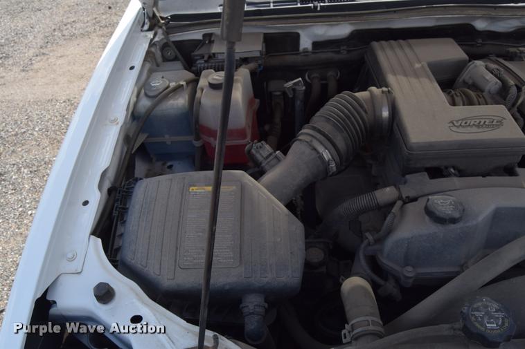 image for item L2514 2008 Chevrolet Colorado pickup truck