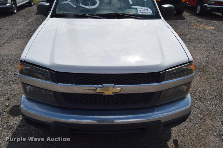 image for item L2514 2008 Chevrolet Colorado pickup truck