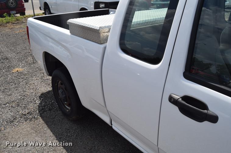 image for item L2514 2008 Chevrolet Colorado pickup truck