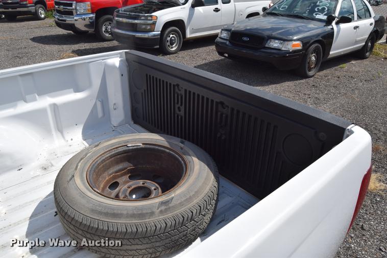 image for item L2514 2008 Chevrolet Colorado pickup truck