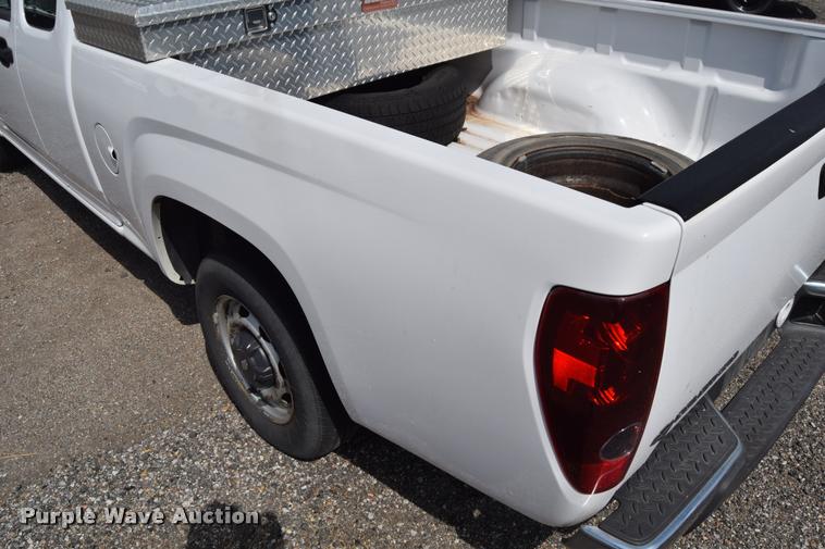 image for item L2514 2008 Chevrolet Colorado pickup truck