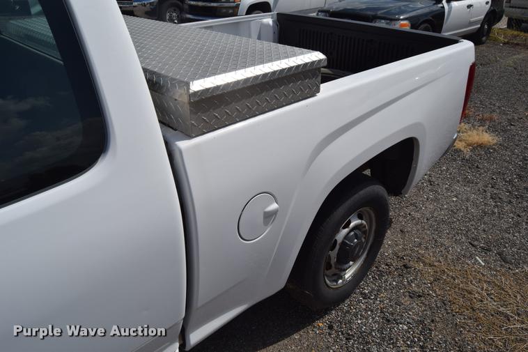 image for item L2514 2008 Chevrolet Colorado pickup truck