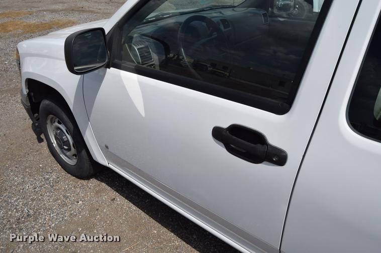 image for item L2514 2008 Chevrolet Colorado pickup truck