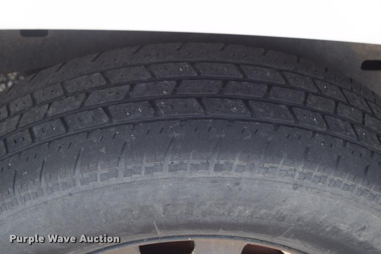 image for item L2514 2008 Chevrolet Colorado pickup truck